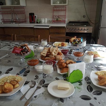 Bokonbayevo Meerim Guest House מראה חיצוני תמונה